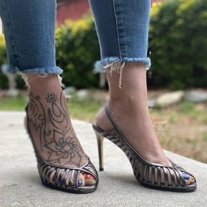 STUART WEITZMAN
Olive Strappy Slingback Sandal